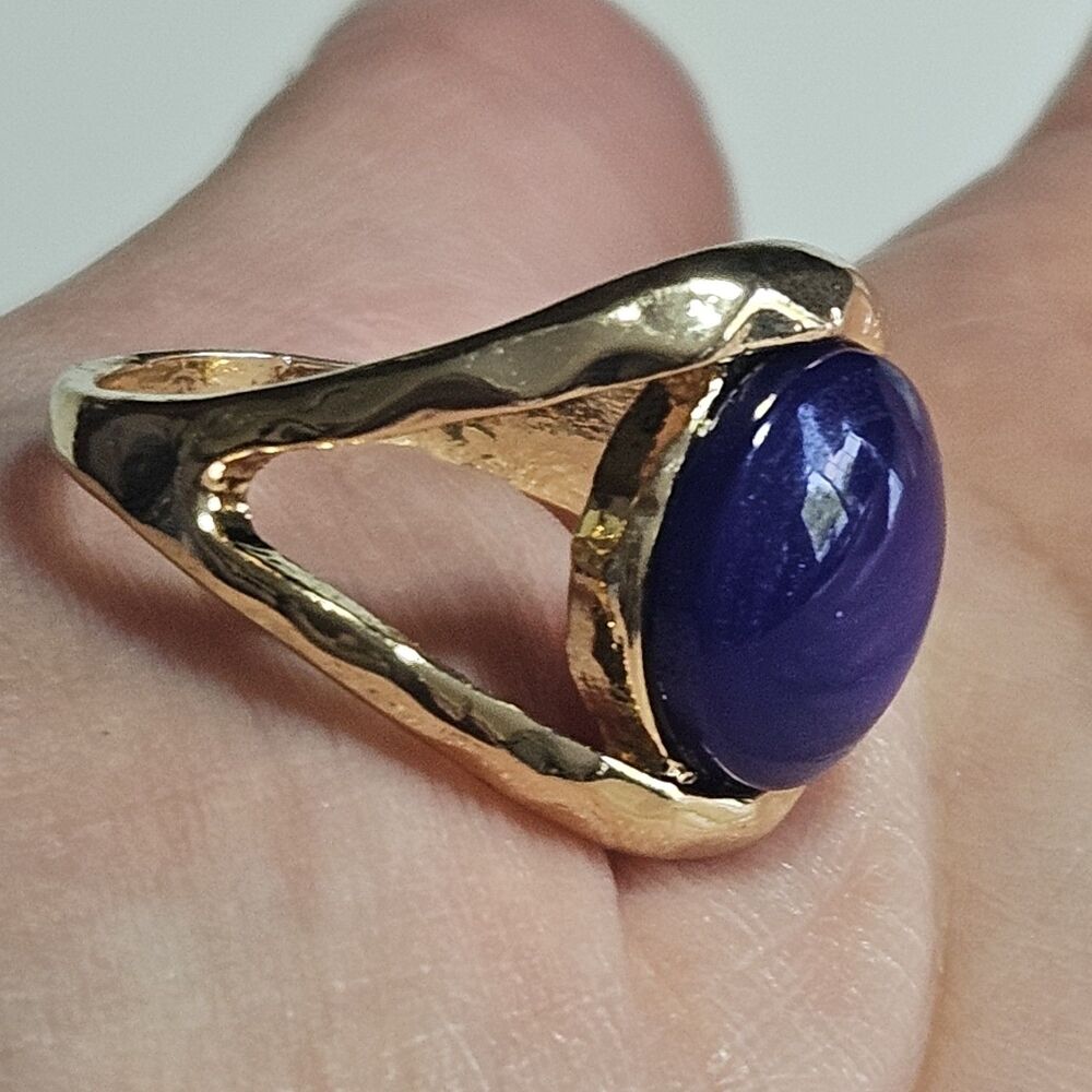 Gold Tone Round Blue Faux Stone Ring Size 8.5 - Picture 3 of 12